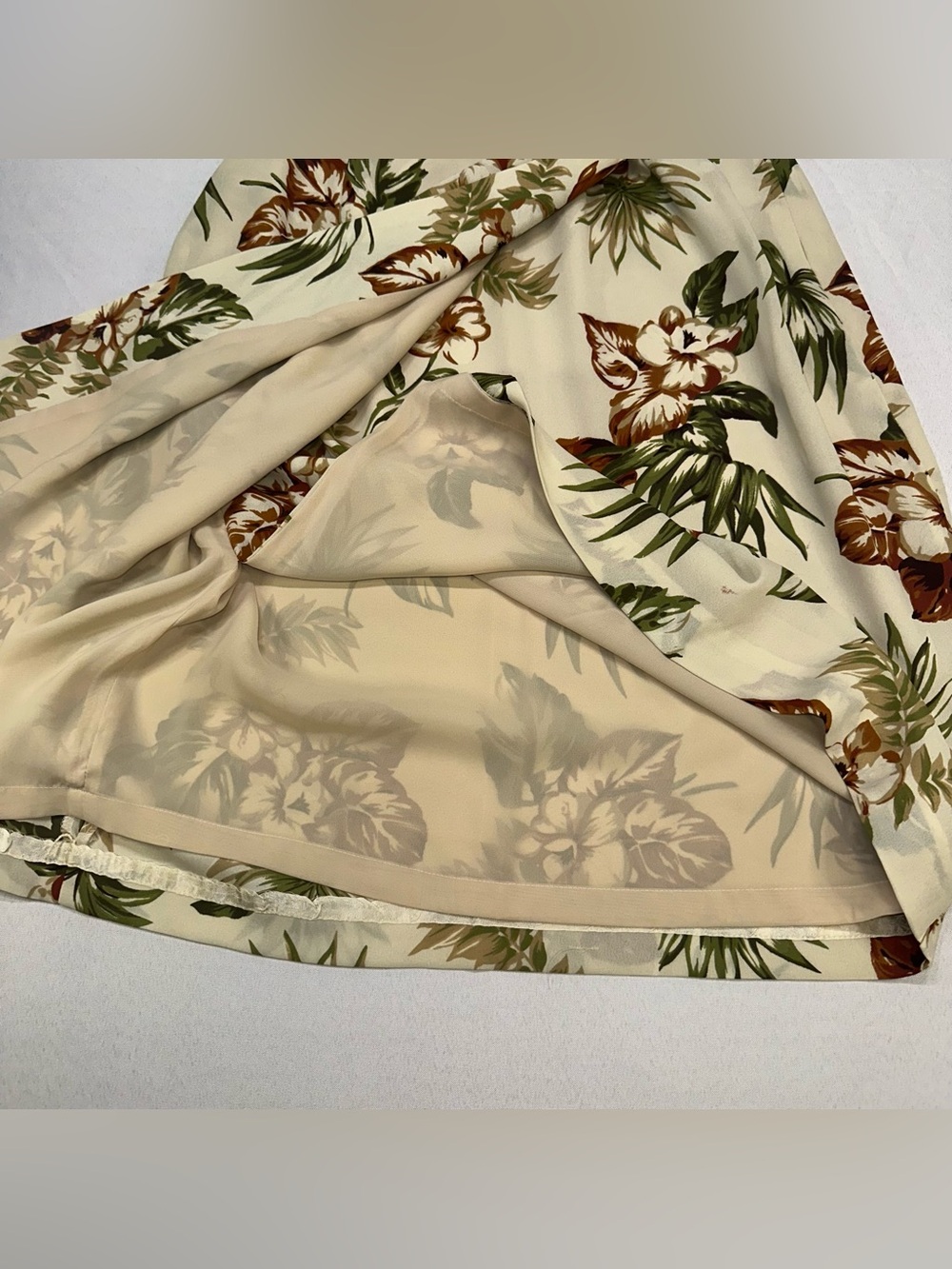 Chaus Skirt Size 10 Mock Wrap Lined Beige Greens Tans Browns Hibiscus - Picture 6 of 11